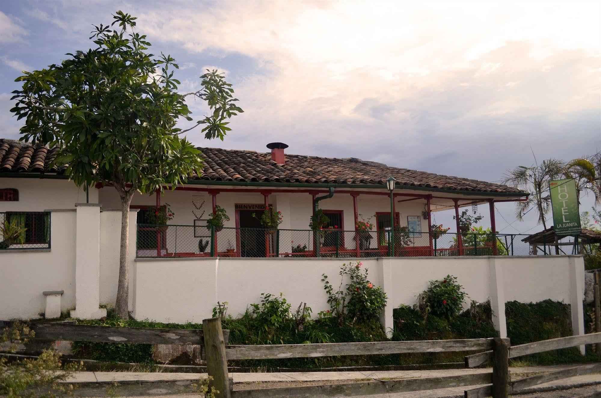 מניזאלס Eco Lodge La Juanita מראה חיצוני תמונה
